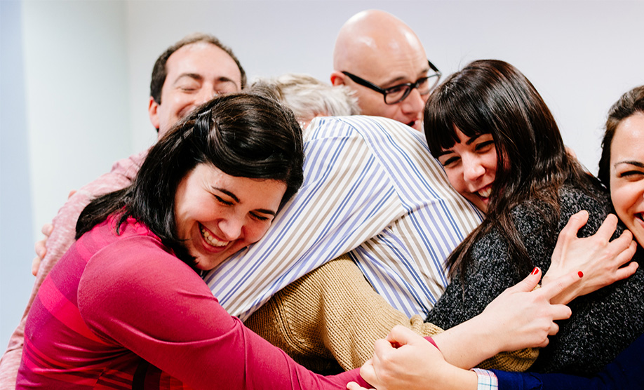 UNEIX-TE A LA COMUNITAT I ESTIGUES AL DIA DE TOT!